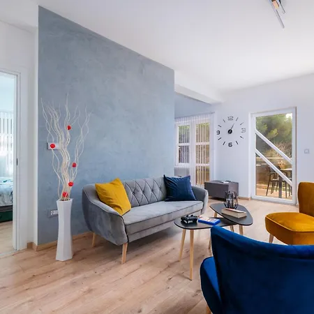 Apartment Rea *