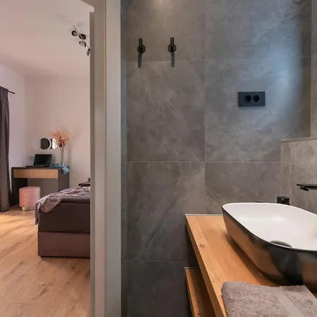Rea Apartment